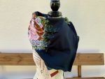 Knopfschal - Skull mit Knotenstirnband