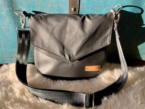 Umhängetasche - schwarz