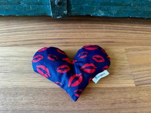 Herzkissen - mit Lippenmuster